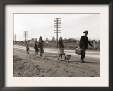 Homeless Migrant Family of Seven  Walking the Highway from Phoenix  Arizona  1939