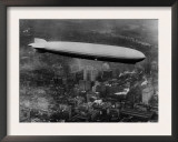 The LZ 129 Graf Zeppelin  over Philadelphia  Pennsylvania  October 16  1928