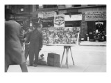 Street Vendor Sells Christmas & New Years Cards of New York Street