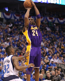Los Angeles Lakers v Dallas Mavericks - Game Three  Dallas  TX - MAY 6: Kobe Bryant and DeShawn Ste