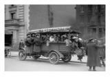 Telephone Company Transports Phone Operators To Its Own Offices During Strike