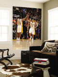 New York Knicks v Los Angeles Lakers  Los Angeles  CA - January 9: Ron Artest and Shannon Brown