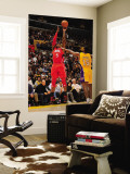 Atlanta Hawks v Los Angeles Lakers  Los Angeles  CA - February 22: Josh Smith and Ron Artest