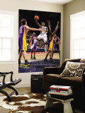 Los Angeles Lakers v New Jersey Nets: Terrence Williams and Ron Artest
