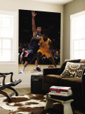 Washington Wizards v Los Angeles Lakers: Ron Artest and Yi Jianlian