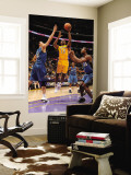 Washington Wizards v Los Angeles Lakers: Ron Artest  Yi Jianlian and Hilton Armstrong
