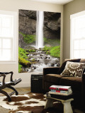 Latourell Falls and Latourell Creek  Columbia River Gorge  Oregon  USA