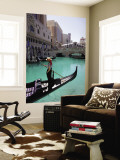 The Venetian Hotel and Gondola