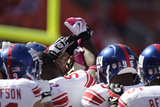 Giants Chiefs Football: Kansas City  MO - New York Giants huddle
