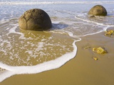 Large Moeraki Boulders on Koekoche Beach