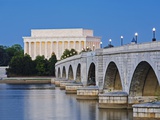 Arlington Memorial Bridge and Lincoln Memorial in Washington  DC