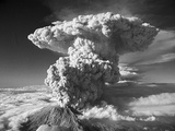 Mt St Helens Erupting