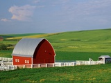 Red Barn and White Fence Near Pullman