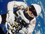 Gemini 4: Spacewalk  1965