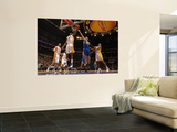 Golden State Warriors v Los Angeles Lakers: Lamar Odom and Vladimir Radmanovic