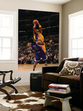 Sacramento Kings v Los Angeles Lakers: Kobe Bryant and Luther Head