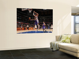 Sacramento Kings v Los Angeles Clippers: Luther Head and Blake Griffin