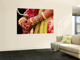 Bejewelled Bride with Henna Hands at Mumbai Wedding