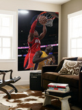 Atlanta Hawks v Los Angeles Lakers  Los Angeles  CA - February 22: Maurice Evans and Derrick Caract