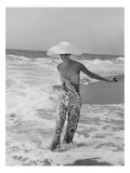 Vogue - July 1972 - Diana Ewing Walking in the Surf
