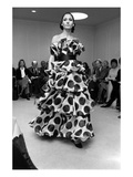 WWD - February 1972 - Bill Blass Spring 1972 RTW
