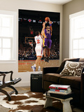 New York Knicks v Los Angeles Lakers  New York  NY  Feb 10: Kobe Bryant  Landry Fields