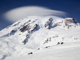 Mount Rainier with Lenticular Cloud over Summit  Mount Rainier National Park  Washington  Usa