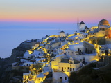 Village of Oia  Santorini (Thira)  Cyclades Islands  Aegean Sea  Greek Islands  Greece  Europe