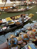 Damnoen Saduak Floating Market  Bangkok  Thailand  Southeast Asia  Asia