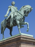 Equestrian Statue in Front of the Royal Palace  Oslo  Norway  Scandinavia  Europe