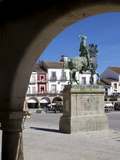 Statue of Francisco Pizarro  Plaza Mayor  Trujillo  Extremadura  Spain  Europe