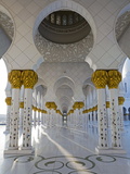 Gilded Columns of Sheikh Zayed Bin Sultan Al Nahyan Mosque  Abu Dhabi  United Arab Emirates