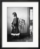 Apache Woman  C1902