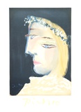 Femme a la Robe  Blanche Couronee de Fleurs