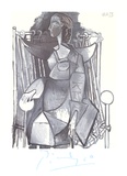 Femme Assise Dans un Fauteuil Tresse