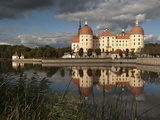 Baroque Moritzburg Castle and Reflections in Lake  Mortizburg  Sachsen  Germany  Europe
