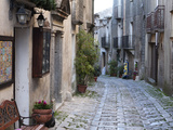View Down Narrow Cobbled Street  Erice  Sicily  Italy  Europe