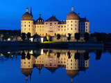 Baroque Moritzburg Castle and Reflections in Lake at Twilight  Moritzburg  Sachsen  Germany  Europe