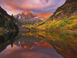 Maroon Bells Reflected on Maroon Lake at Sunrise  White River National Forest  Colorado  USA