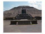 Temple of the Sun and Sacrificial Altar (Photo)