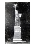 Ramie Austen as the 'statue of Liberty'  1885 (Litho)