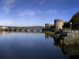 The Thormond Bridge and King John's Castle  River Shannon  Limerick City  Ireland