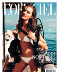 L'Officiel  June 2010 - Ali Stephens Porte un Maillot de Bain en Polyamide et Élasthanne  Chloé