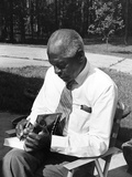 Dr Benjamin E Mays