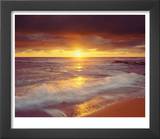 Sunset Cliffs Beach on the Pacific Ocean at Sunset  San Diego  California  USA