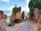 Lovers Arch and Bear Rock Sea Stacks  Hopewell Rocks Bay  Hopewell Cape  New Brunswick  Canada