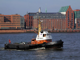 Tugboat on River Elbe  Hamburg Harbour  Germany  Europe
