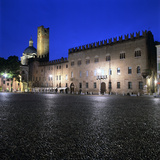 Piazza Sordello and the Torre della Gabbia  Mantua  Lombardy  Italy  Europe