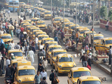 Yellow Kolkata Taxis and Commuters at Howrah Railway Station  Howrah  Kolkata (Calcutta)  India