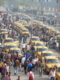 Yellow Kolkata Taxis and Commuters at Howrah Railway Station  Howrah  Kolkata (Calcutta)  India